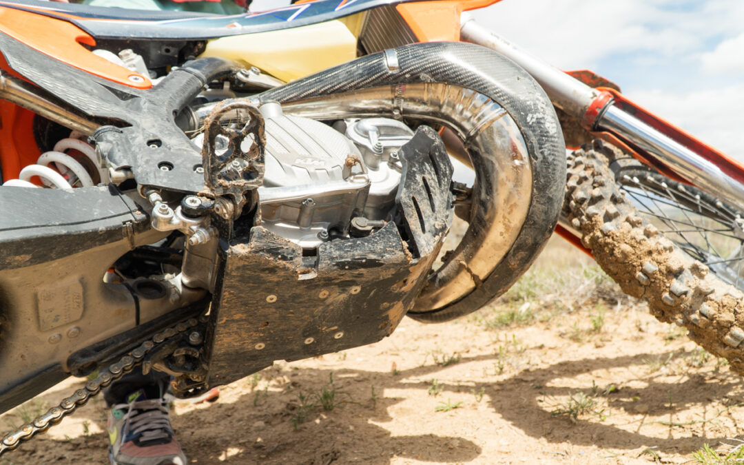 [Review] Xtrem Skid Plate on a ’22 KTM 300 XCW by AXP – Adventure Rig